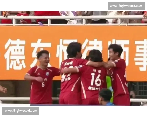苏超 30823 人创纪录!乔宇读秒绝杀助徐州 1-0 镇江 苏超 30823 人创纪录!乔宇读秒绝杀助徐州 1-0 镇江